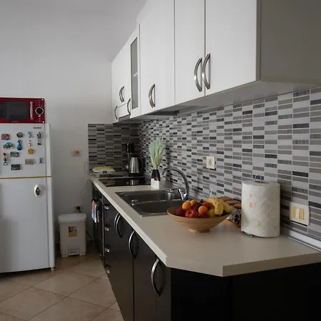 Hoxha Veranda * Durres