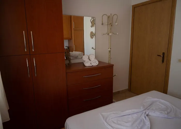 Daire Hoxha Veranda *