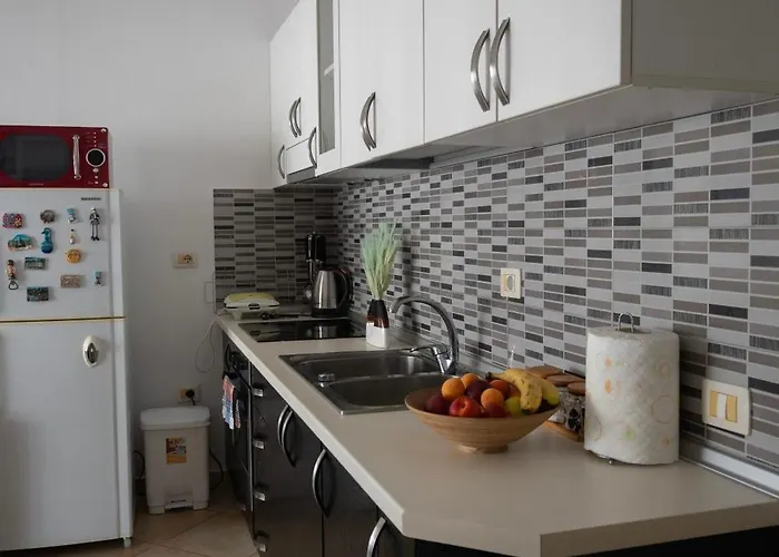 Hoxha Veranda * Dıraç