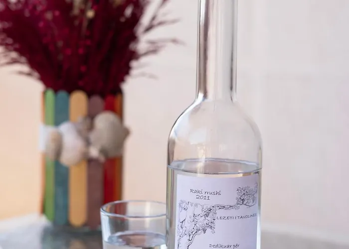 Hoxha Veranda * Dıraç