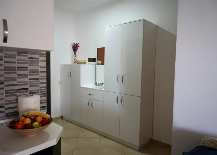 Hoxha Veranda * Dıraç